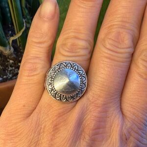 Vintage Sterling Silver Solid
925  Ring Size 8